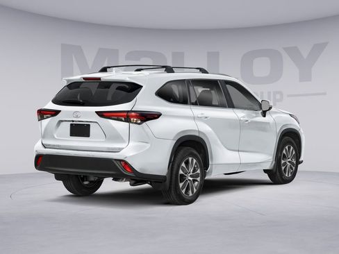 New 2026 Toyota Highlander Platinum AWD/4WD image 2