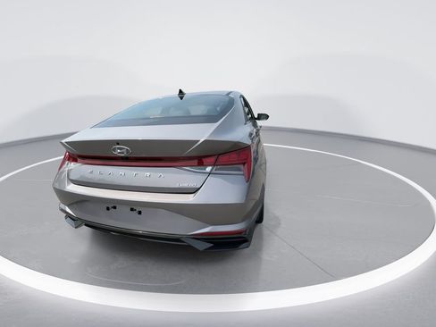 Used 2023 Hyundai Elantra Limited FWD image 7
