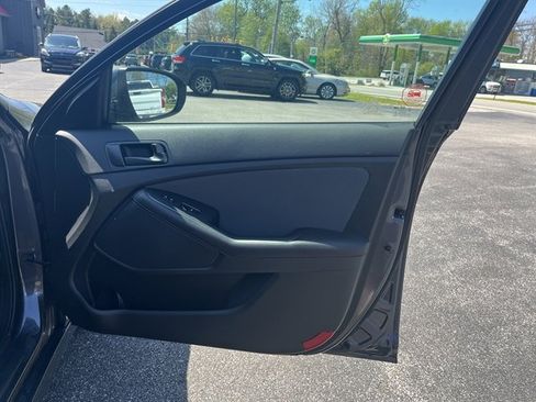 Used 2015 Kia Optima LX FWD image 33