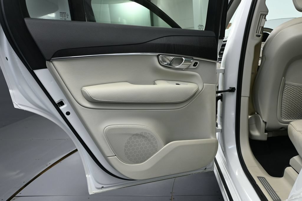 Used 2020 Volvo XC90 T5 Momentum AWD/4WD image 28