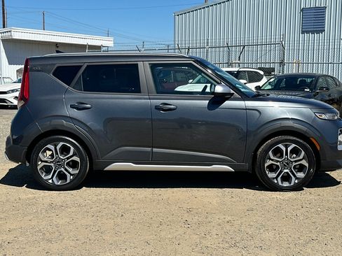 Used 2022 Kia Soul X-Line FWD image 3