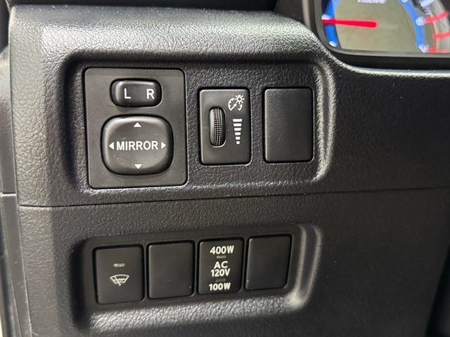 Used 2019 Toyota 4Runner SR5 AWD/4WD image 17