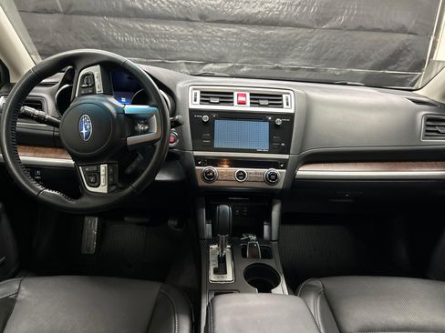 Used 2016 Subaru Outback 2.5i Limited AWD/4WD image 11