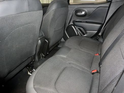 Used 2023 Jeep Renegade Latitude w/ Premium Group AWD/4WD image 21