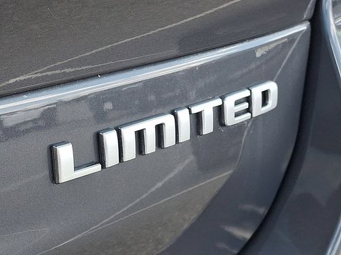 Used 2025 Jeep Grand Cherokee L Limited AWD/4WD image 30