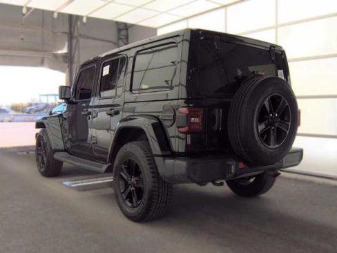 Used 2020 Jeep Wrangler Unlimited Sahara AWD/4WD image 3