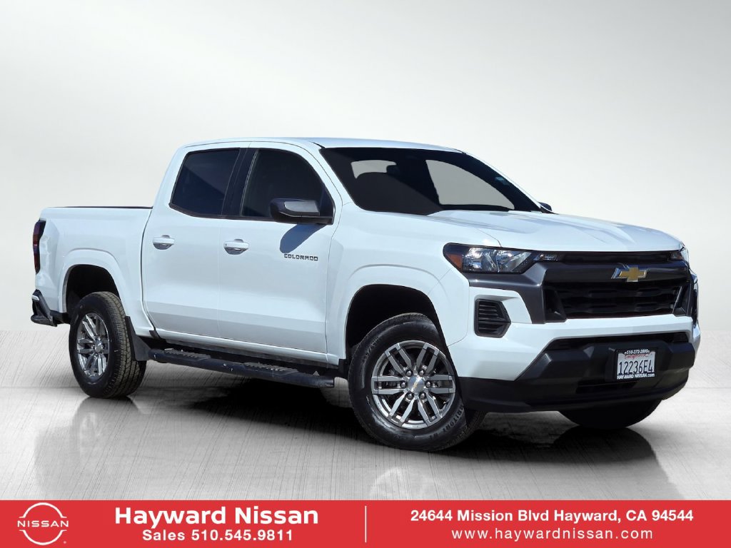 Used 2024 Chevrolet Colorado LT RWD image 1