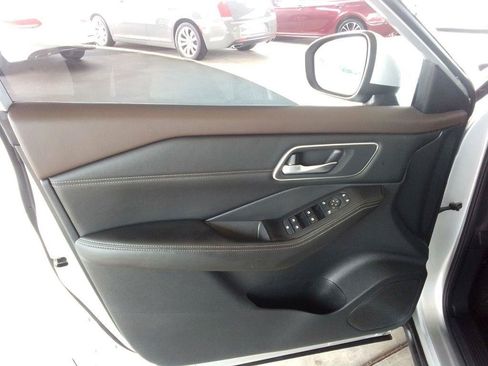 Used 2021 Nissan Rogue SV w/ Premium Package FWD image 21