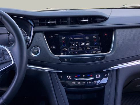 Used 2025 Cadillac XT5 Luxury w/ LPO, Floor Liner Package FWD image 7