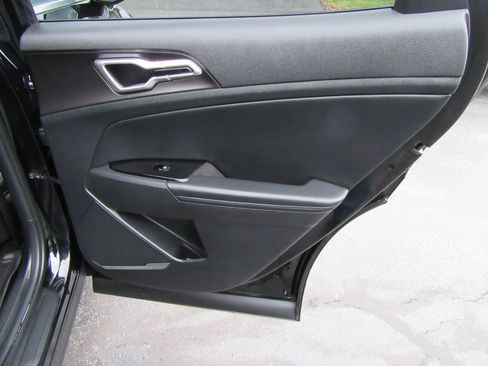 Used 2025 Kia Sportage EX image 62