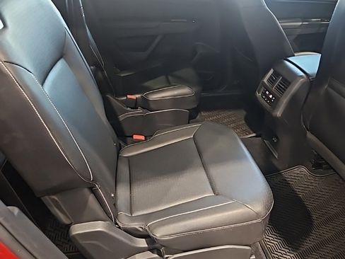 Used 2021 Volkswagen Atlas SE image 15