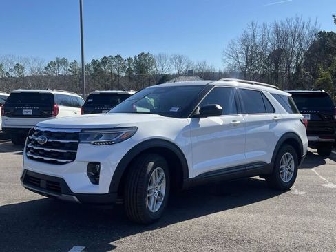 New 2026 Ford Explorer Active w/ Active Comfort Package RWD image 18