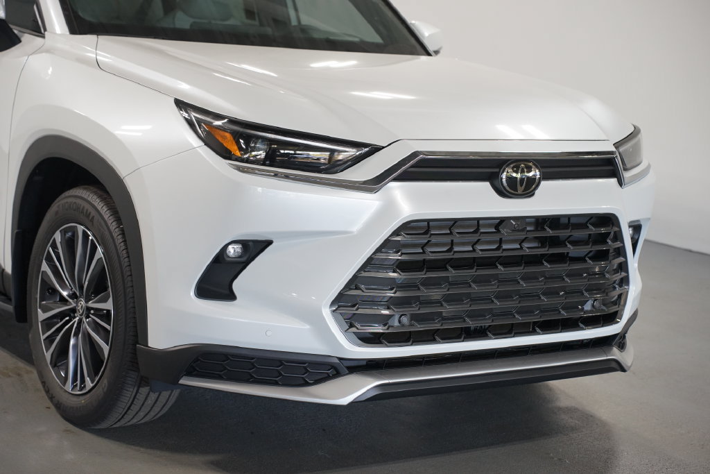 New 2026 Toyota Grand Highlander AWD Hybrid image 4