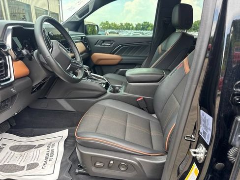 Used 2024 GMC Canyon AT4 AWD/4WD image 10