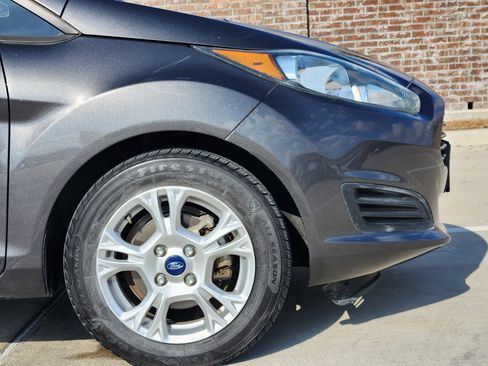 Used 2015 Ford Fiesta SE image 10