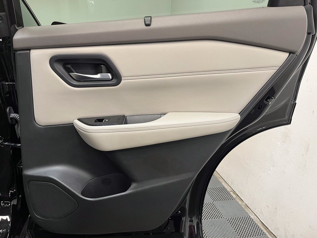 Used 2023 Nissan Rogue SL w/ SL Premium Package AWD/4WD image 18