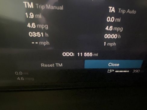 Certified 2025 Volvo XC40 B5 Core image 17