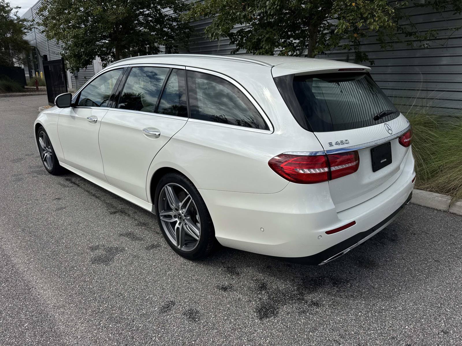 Used 2019 Mercedes-Benz E 450 4MATIC Wagon image 3