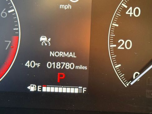 Used 2024 Honda HR-V LX image 17