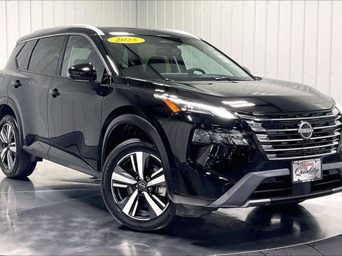 Used 2025 Nissan Rogue SL w/ Tech Package AWD/4WD image 3