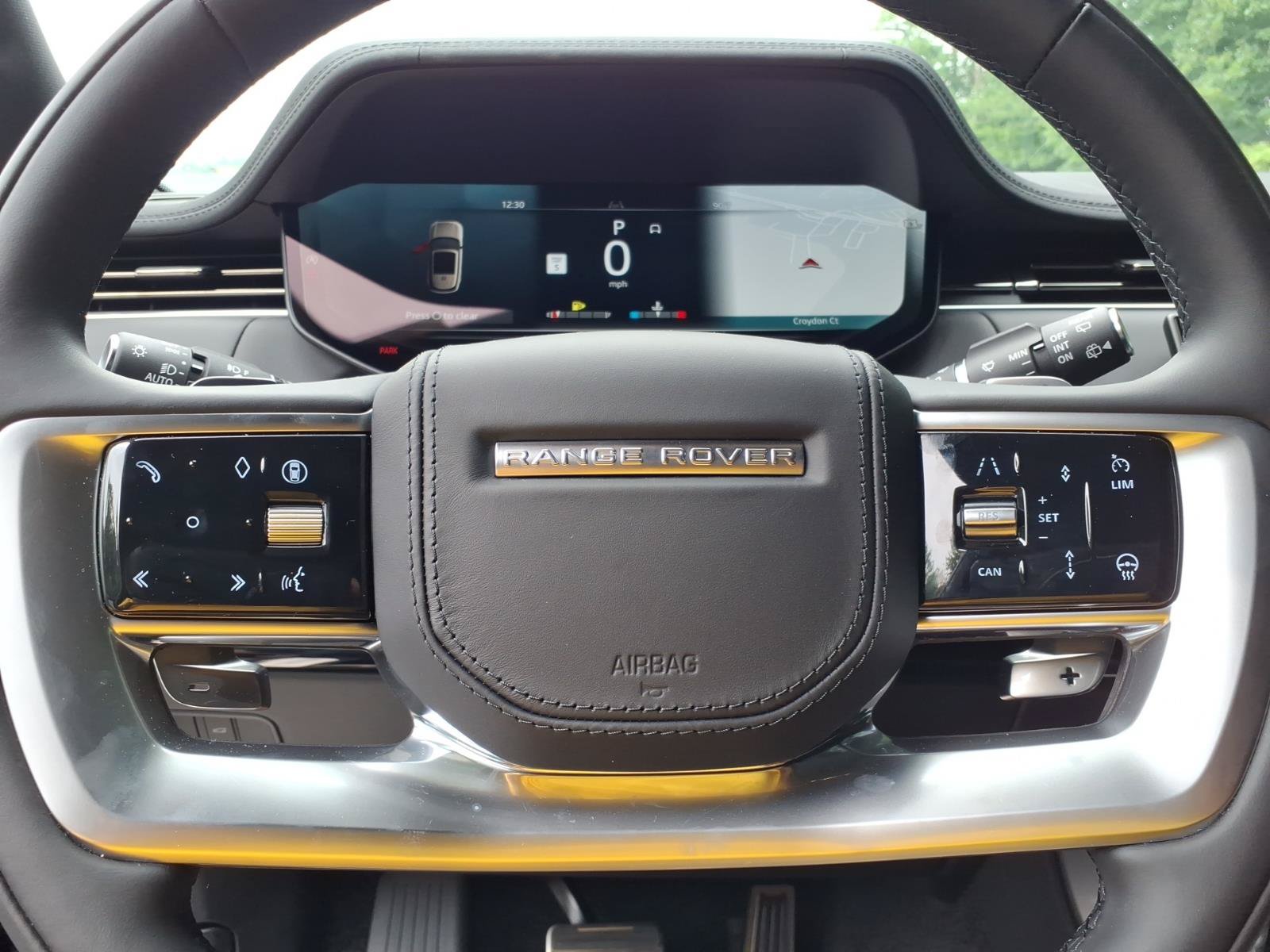 New 2026 Land Rover Range Rover Long Wheelbase SE AWD/4WD image 11