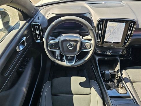 Used 2023 Volvo C40 P8 Recharge Ultimate image 13