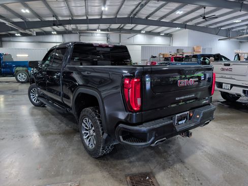 Used 2022 GMC Sierra 1500 AT4 w/ AT4 Premium Package AWD/4WD image 4