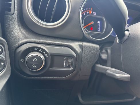 Used 2023 Jeep Gladiator Rubicon w/ Cold Weather Group image 30