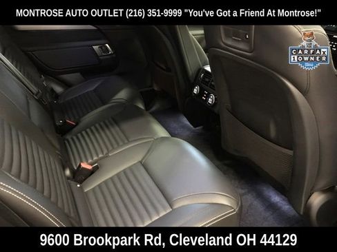 Used 2024 Land Rover Discovery Dynamic SE image 31