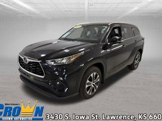 Used 2020 Toyota Highlander XLE video 1