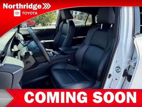 Used 2023 Toyota Venza XLE AWD/4WD image 6