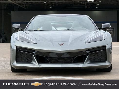 Used 2023 Chevrolet Corvette Z06 RWD image 3