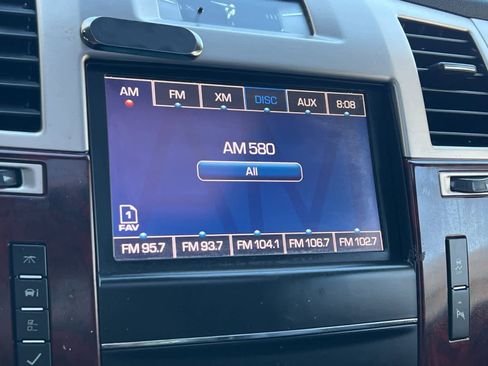 Used 2014 Cadillac Escalade Luxury image 20