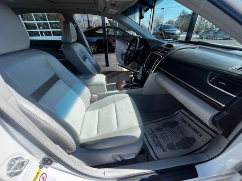 Used 2012 Toyota Camry XLE image 14