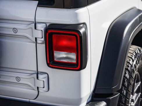 Used 2024 Jeep Wrangler Sport S image 7