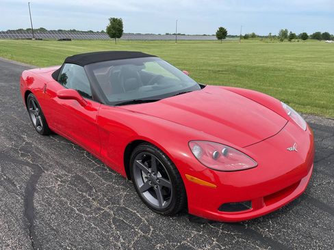 Used 2005 Chevrolet Corvette Convertible w/ Preferred Equipment Group RWD image 19