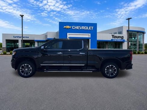 Used 2024 Chevrolet Silverado 1500 High Country w/ Technology Package AWD/4WD image 4
