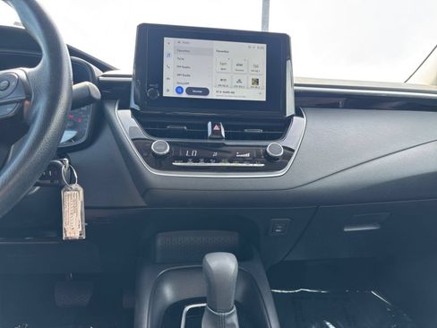 Used 2025 Toyota Corolla LE FWD image 17