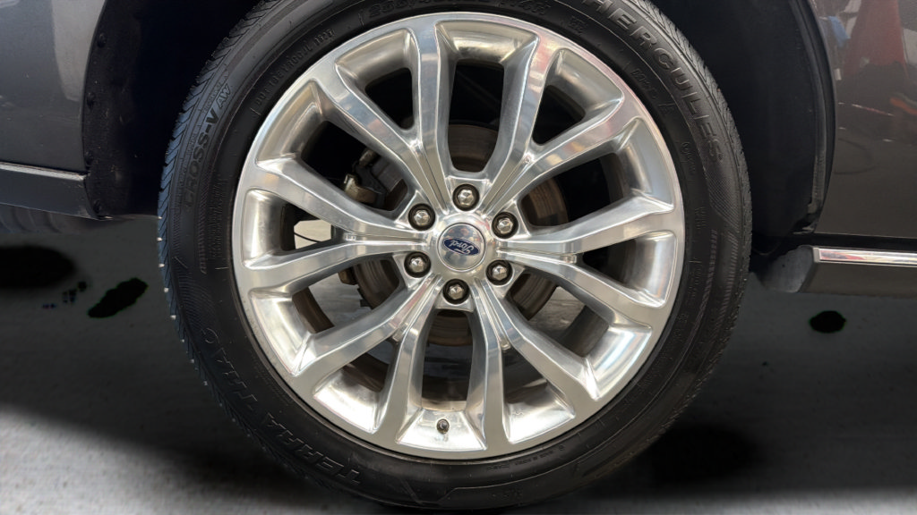 Used 2019 Ford Expedition Platinum AWD/4WD image 8