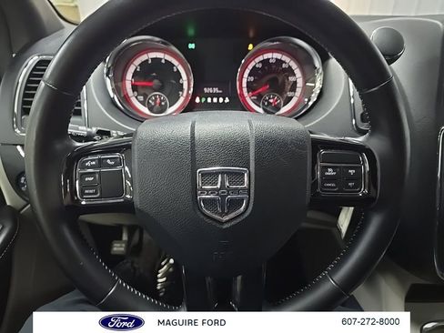 Used 2017 Dodge Grand Caravan SXT FWD image 21