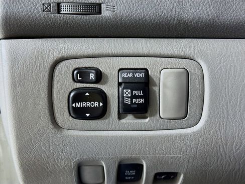 Used 2010 Toyota Sienna CE FWD image 14