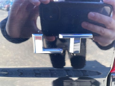 Used 2021 Chevrolet Silverado 1500 LT Trail Boss w/ Bed Protection Package AWD/4WD image 8