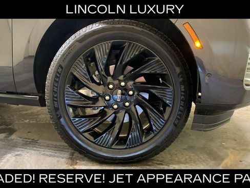 Used 2025 Lincoln Navigator Reserve w/ Jet Appearance Package AWD/4WD image 9