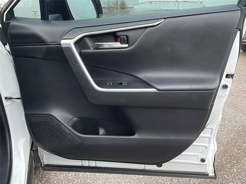 Used 2019 Toyota RAV4 XSE image 13