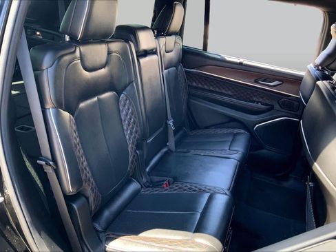 Used 2021 Jeep Grand Cherokee L Summit w/ Luxury Tech Group V AWD/4WD image 19