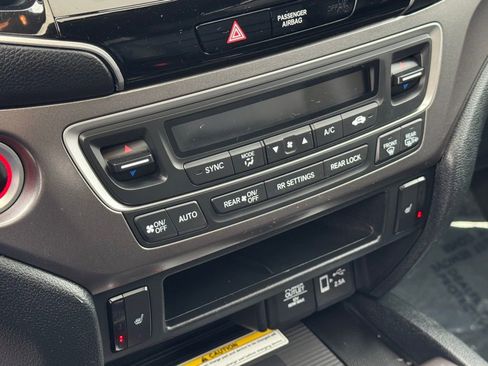 Used 2022 Honda Pilot Special Edition image 13