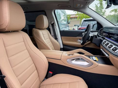 New 2026 Mercedes-Benz GLS 450 4MATIC image 16