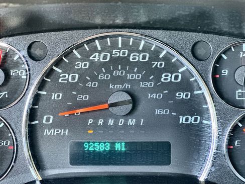 Used 2023 Chevrolet Express 2500 w/ Driver Convenience Package RWD image 12