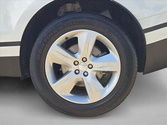 Used 2026 Land Rover Range Rover Velar S AWD/4WD image 9