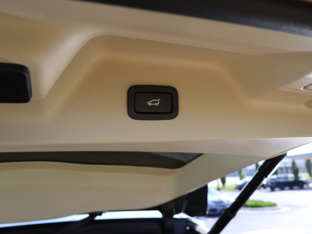 Used 2013 Land Rover Range Rover HSE AWD/4WD image 18